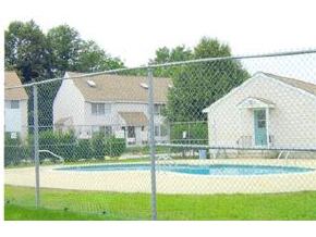 360 Circle Road, Unit 4 Manchester, NH 03103 - Photo 3 of 4