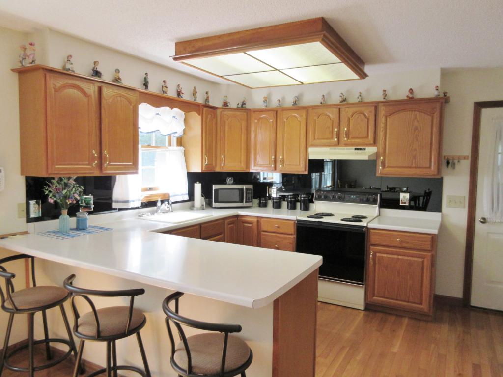 880 Colonial Drive Rutland Town, VT 05701 - Photo 3 of 18 Gallery Image 3