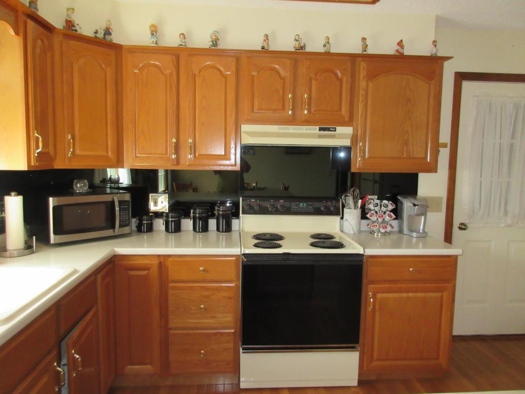 880 Colonial Drive Rutland Town, VT 05701 - Photo 4 of 18 Gallery Image 4