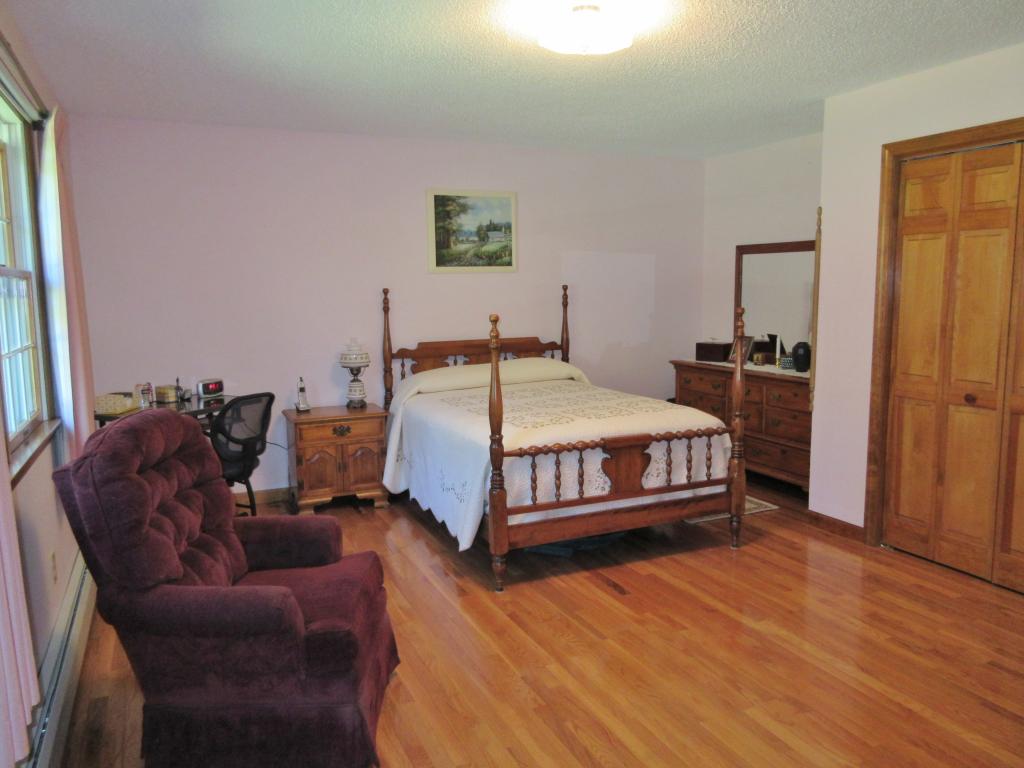 880 Colonial Drive Rutland Town, VT 05701 - Photo 10 of 18 Gallery Image 10