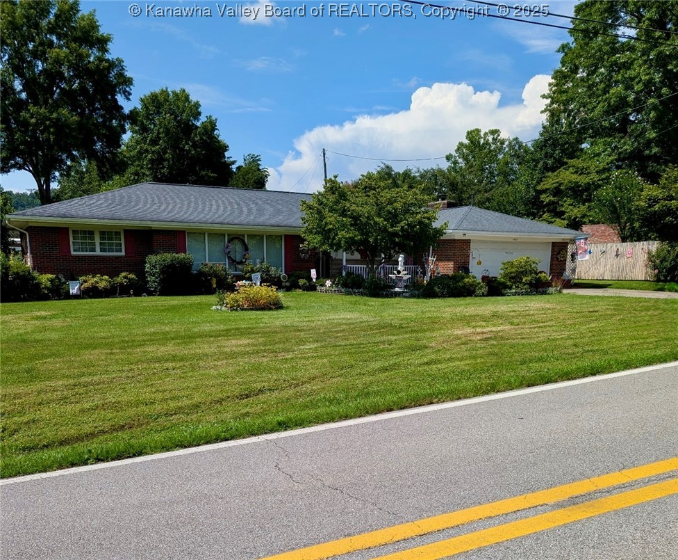 1425 Strawberry Road St. Albans, WV 25177 - Photo 3 of 43 Gallery Image 3