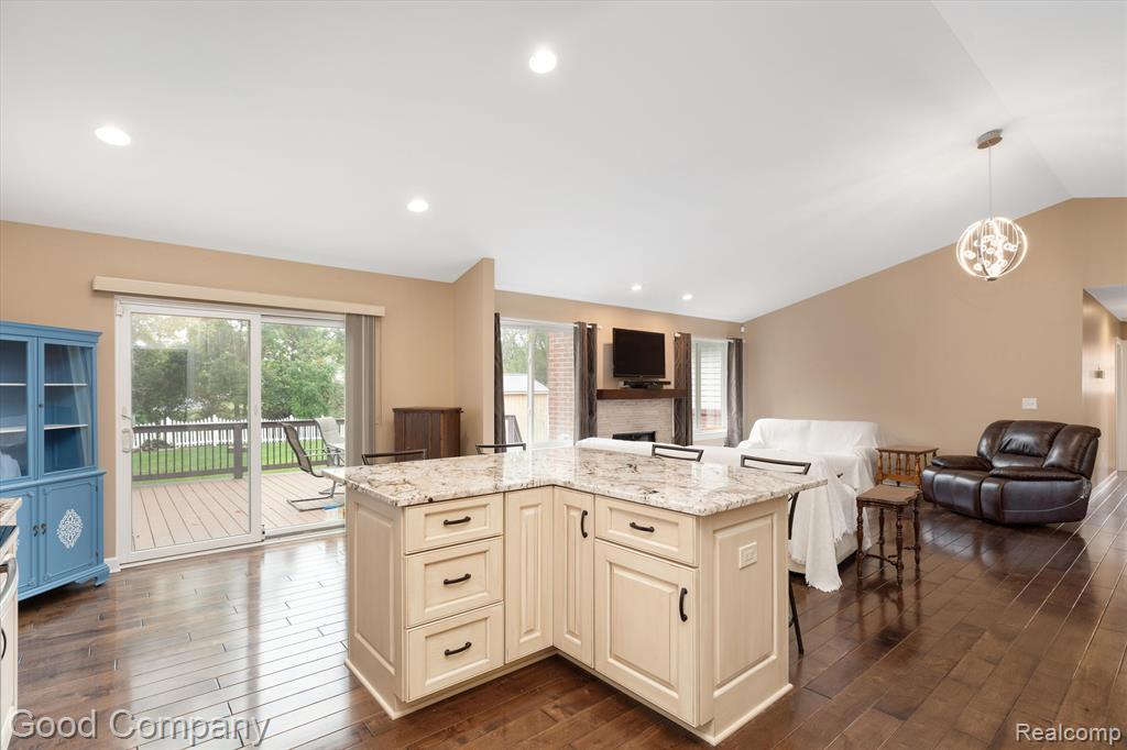 41553 Cherry Hill Road Canton, MI 48188 - Photo 15 of 38