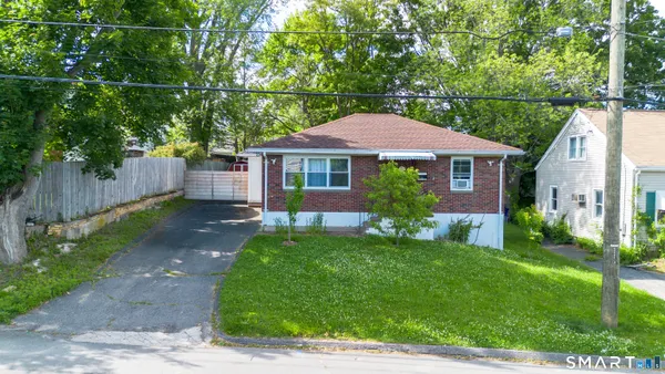 $2,400 | 90 Seymour Street, Waterbury, CT 06708