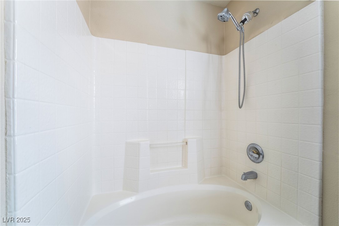 1570 Rusty Ridge Lane Henderson, NV 89002 - Photo 26 of 35 Full bathroom featuring shower / bath combination