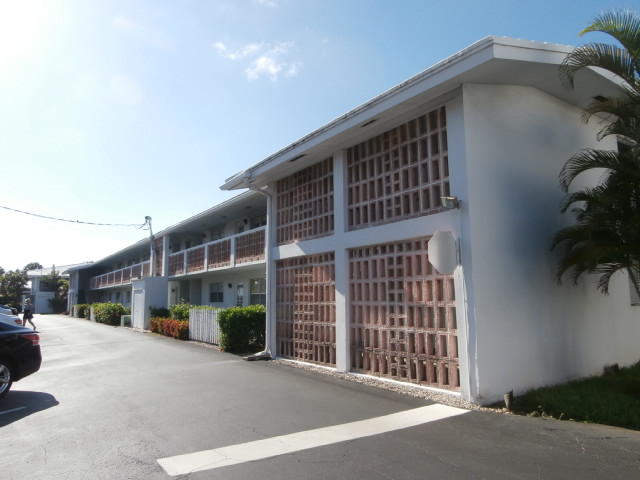 35 Southeast 13th Street, Unit A1 Boca Raton, FL 33432 - Photo 1 of 13 Exterior front