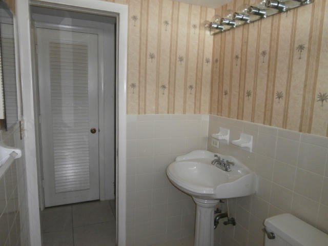 35 Southeast 13th Street, Unit A1 Boca Raton, FL 33432 - Photo 6 of 13 (47)