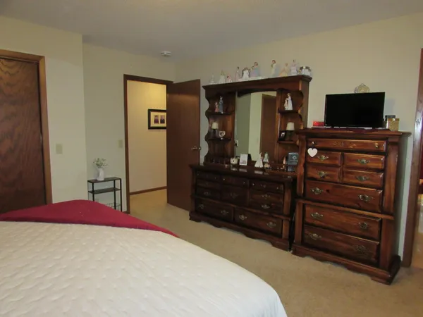 $335,000 | 1550 Charles Street, Fairmont, MN 56031