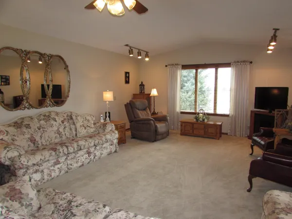 $335,000 | 1550 Charles Street, Fairmont, MN 56031