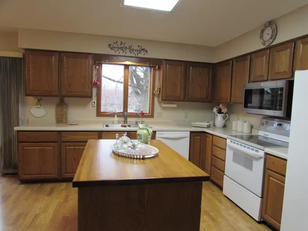 $335,000 | 1550 Charles Street, Fairmont, MN 56031