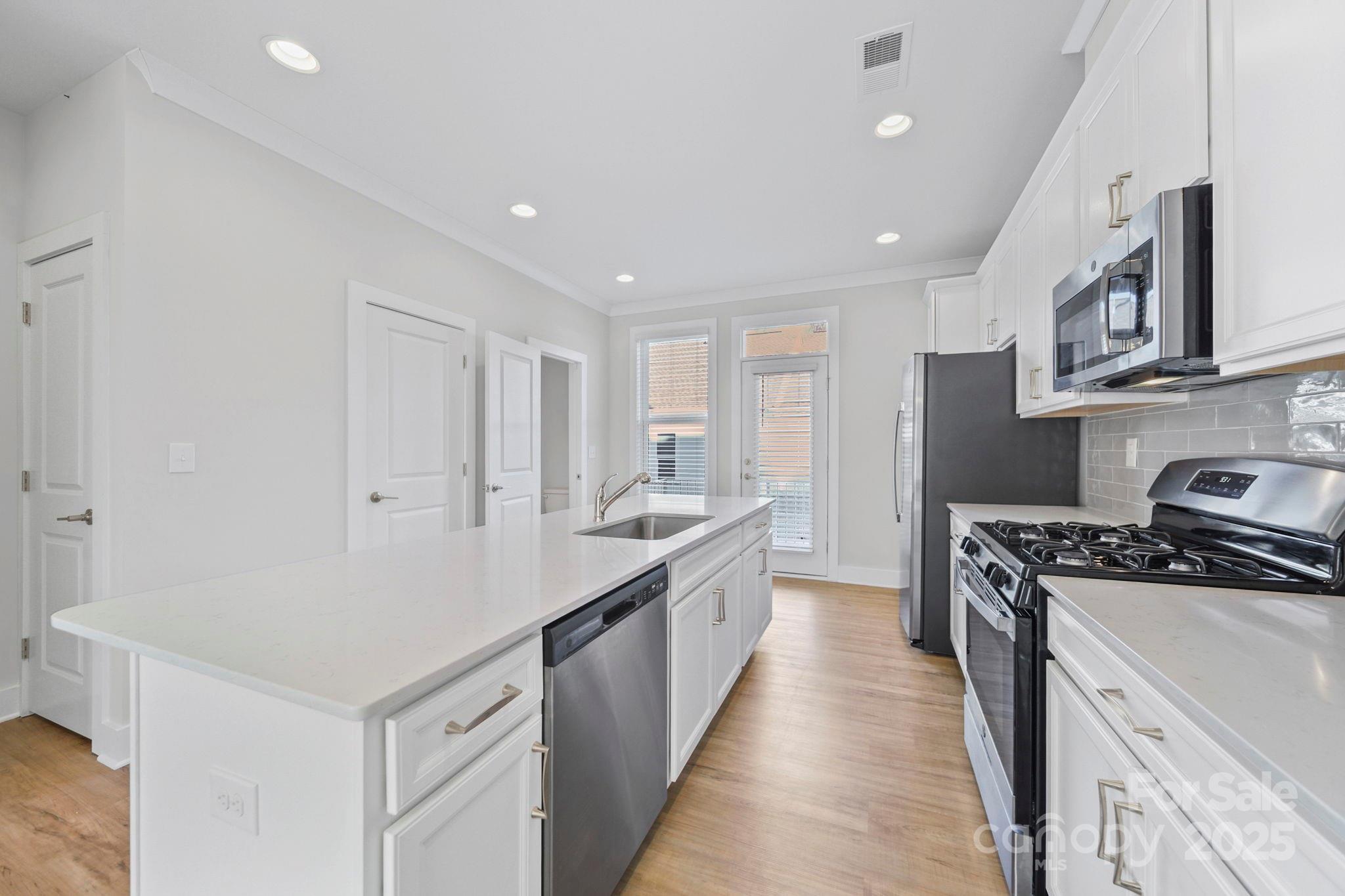 232 Gilead Road Huntersville, NC 28078 - Photo 6 of 36 Gallery Image 6