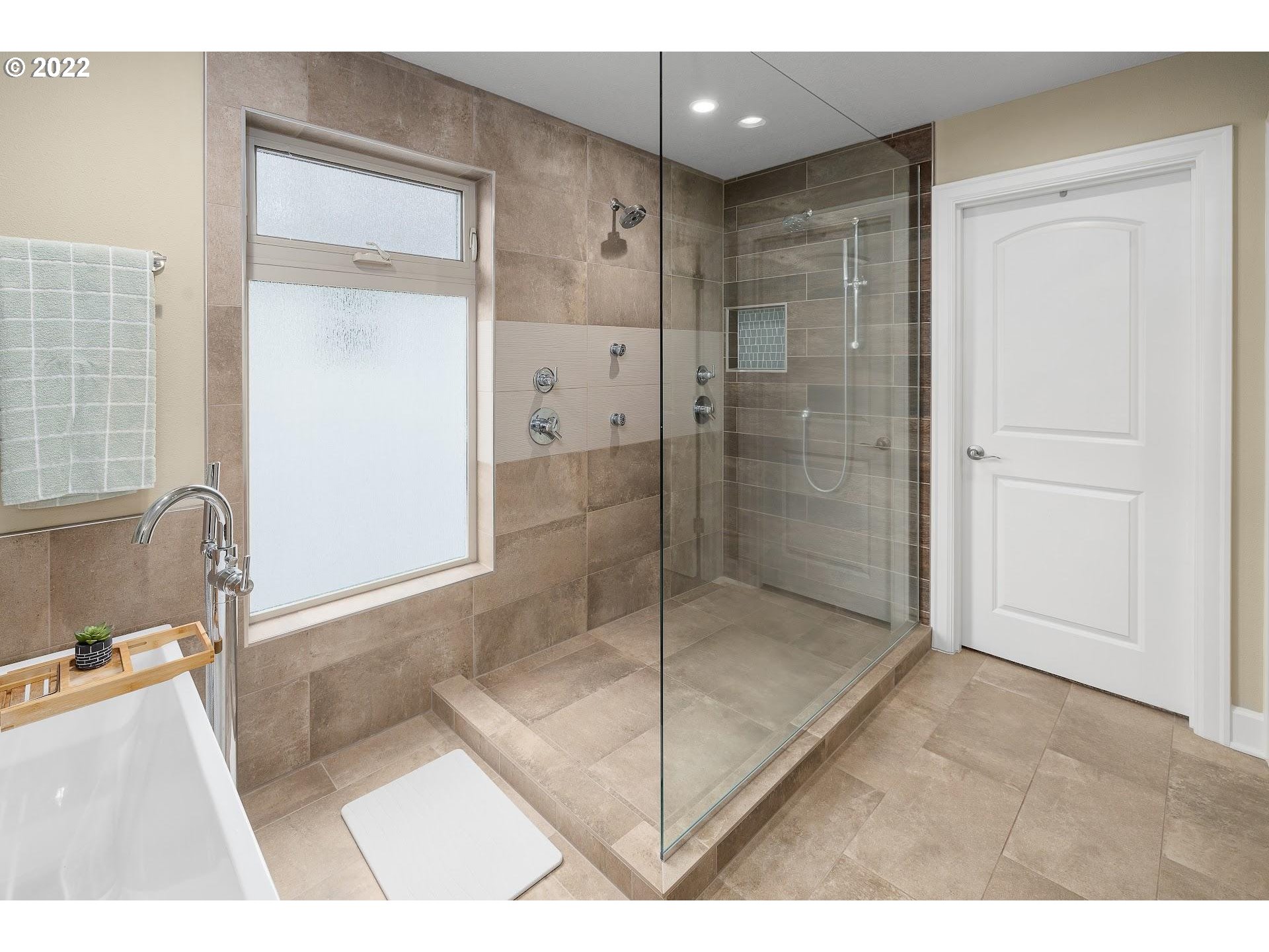 Undisclosed Address Wilsonville, OR 97070 - Photo 19 of 32 Bathroom