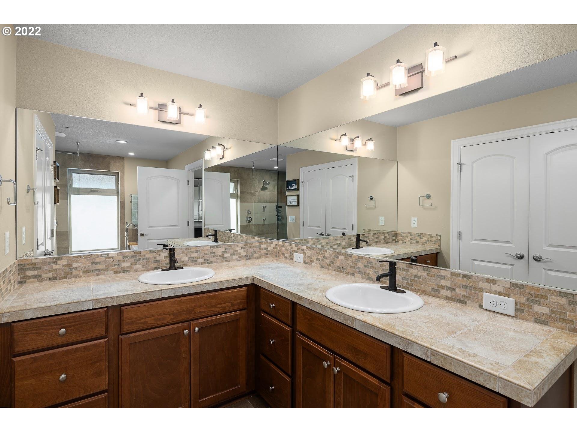 Undisclosed Address Wilsonville, OR 97070 - Photo 20 of 32 Bathroom