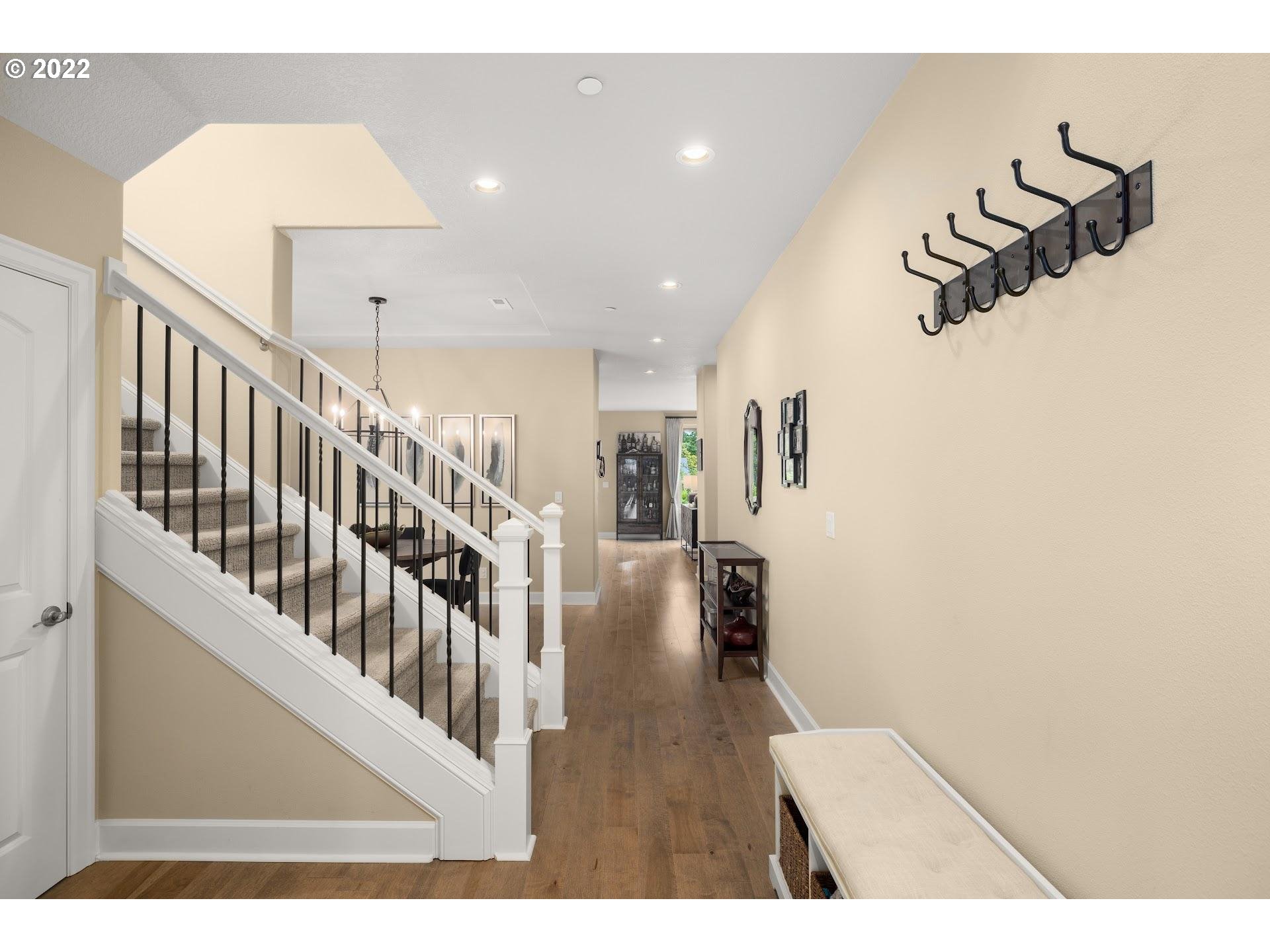 Undisclosed Address Wilsonville, OR 97070 - Photo 3 of 32 Entrance/Foyer