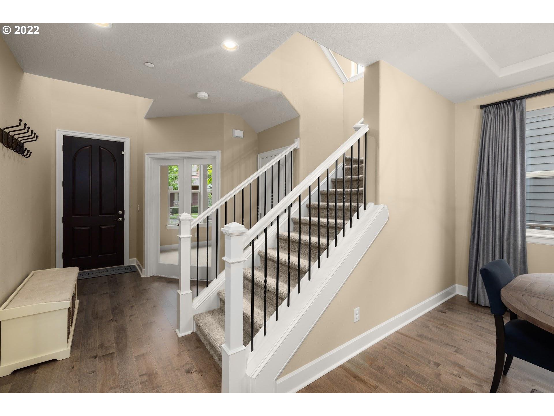 Undisclosed Address Wilsonville, OR 97070 - Photo 4 of 32 Entrance/Foyer