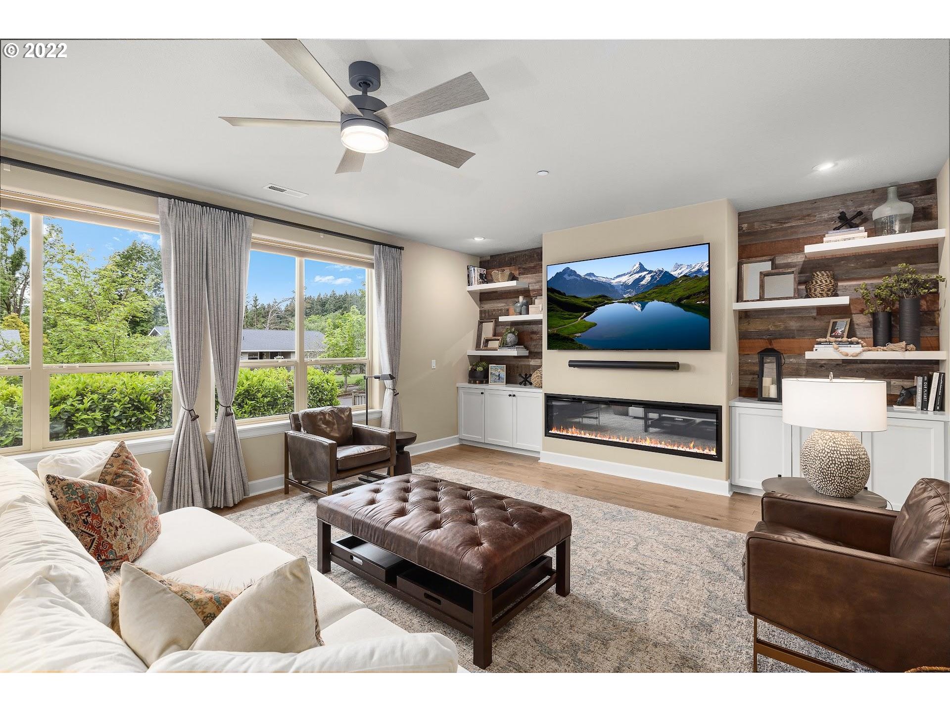 Undisclosed Address Wilsonville, OR 97070 - Photo 8 of 32 Living Room