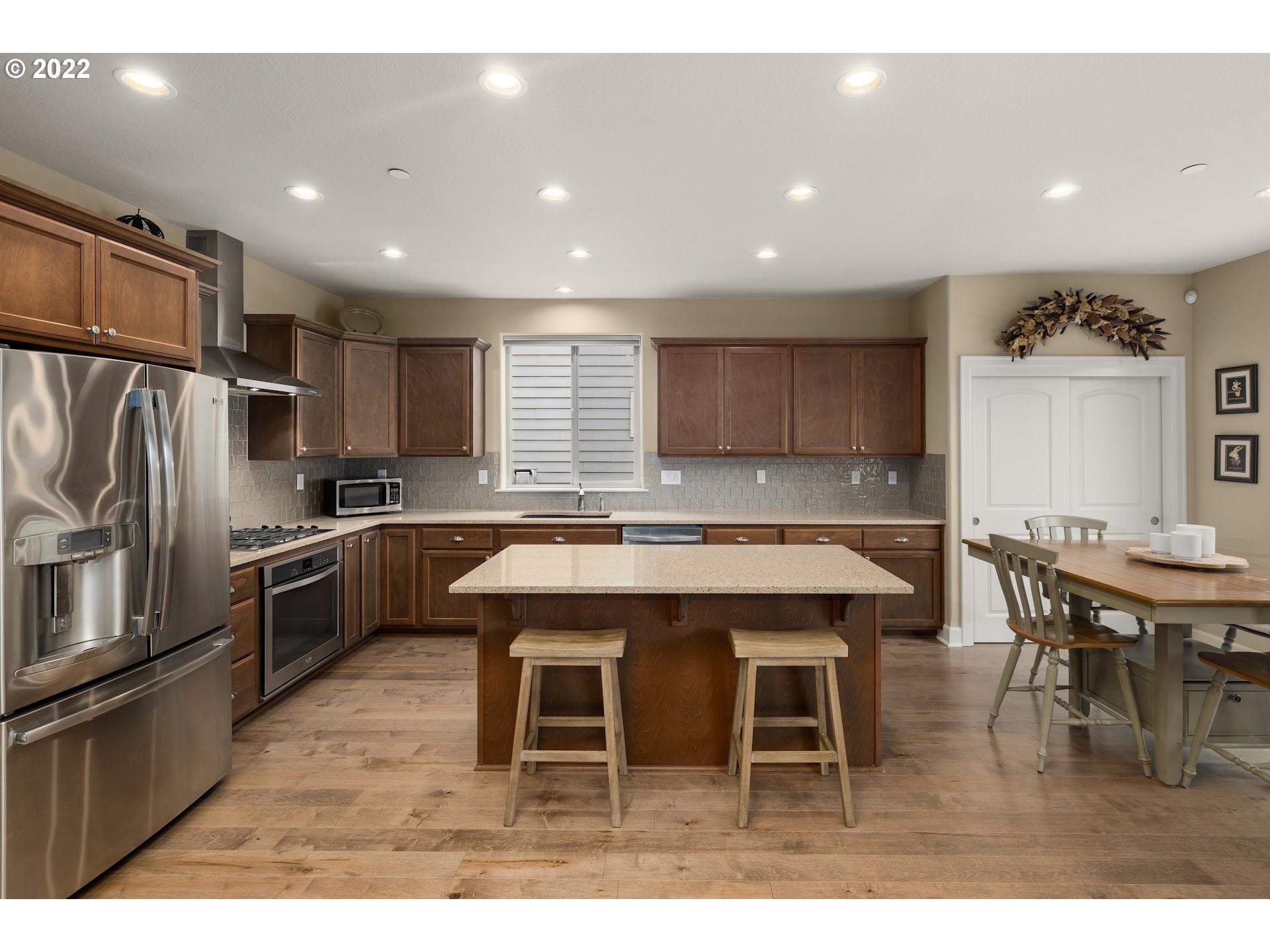 Undisclosed Address Wilsonville, OR 97070 - Photo 10 of 32 Kitchen