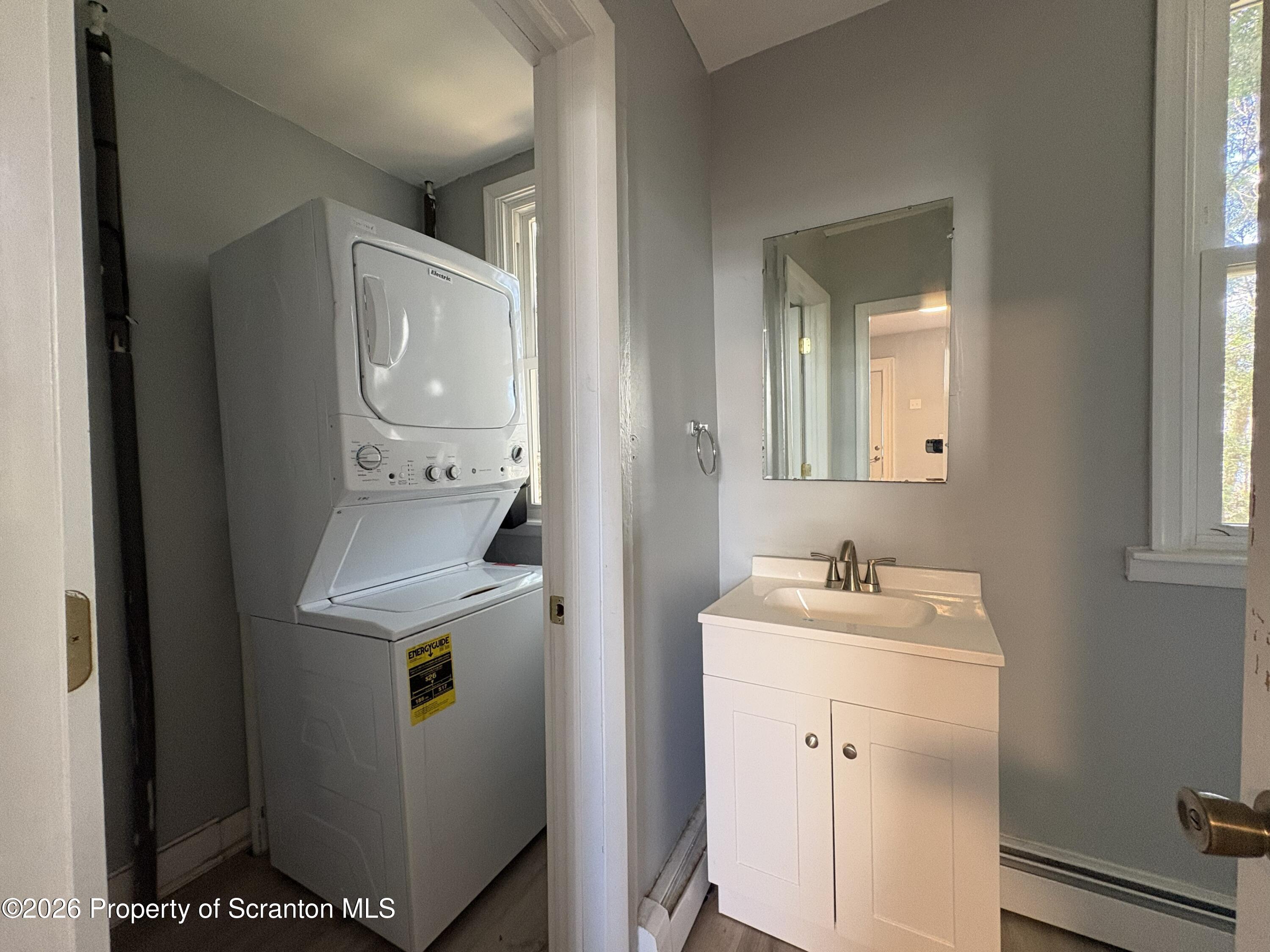 107 Homestead Street Dunmore, PA 18512 - Photo 6 of 8 Bathroom / Laundry