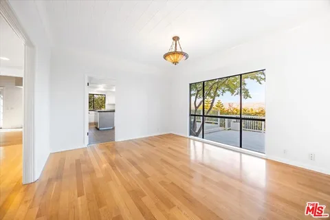 $9,450 | 3630 Roberts View Place, Studio City, CA 91604