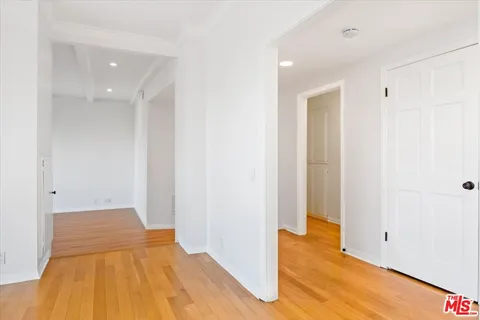 $9,450 | 3630 Roberts View Place, Studio City, CA 91604