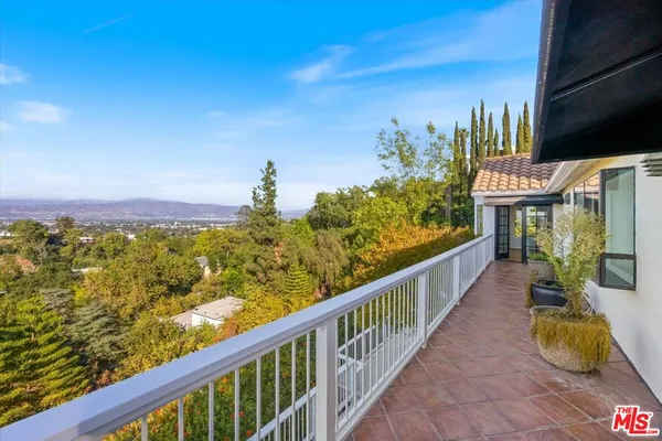 $9,450 | 3630 Roberts View Place, Studio City, CA 91604