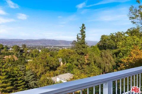 $9,450 | 3630 Roberts View Place, Studio City, CA 91604