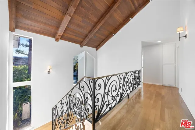 $9,450 | 3630 Roberts View Place, Studio City, CA 91604