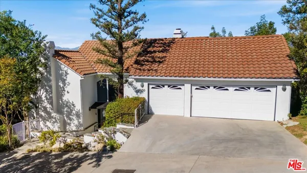 $9,450 | 3630 Roberts View Place, Studio City, CA 91604