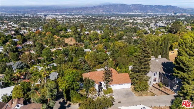 $9,450 | 3630 Roberts View Place, Studio City, CA 91604