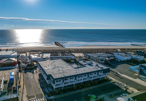 $949,900 | 633 Wayne Avenue, Unit 41, Ocean City, NJ 08226