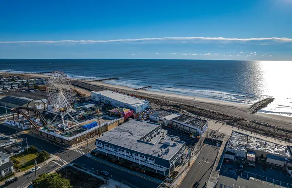 $949,900 | 633 Wayne Avenue, Unit 41, Ocean City, NJ 08226