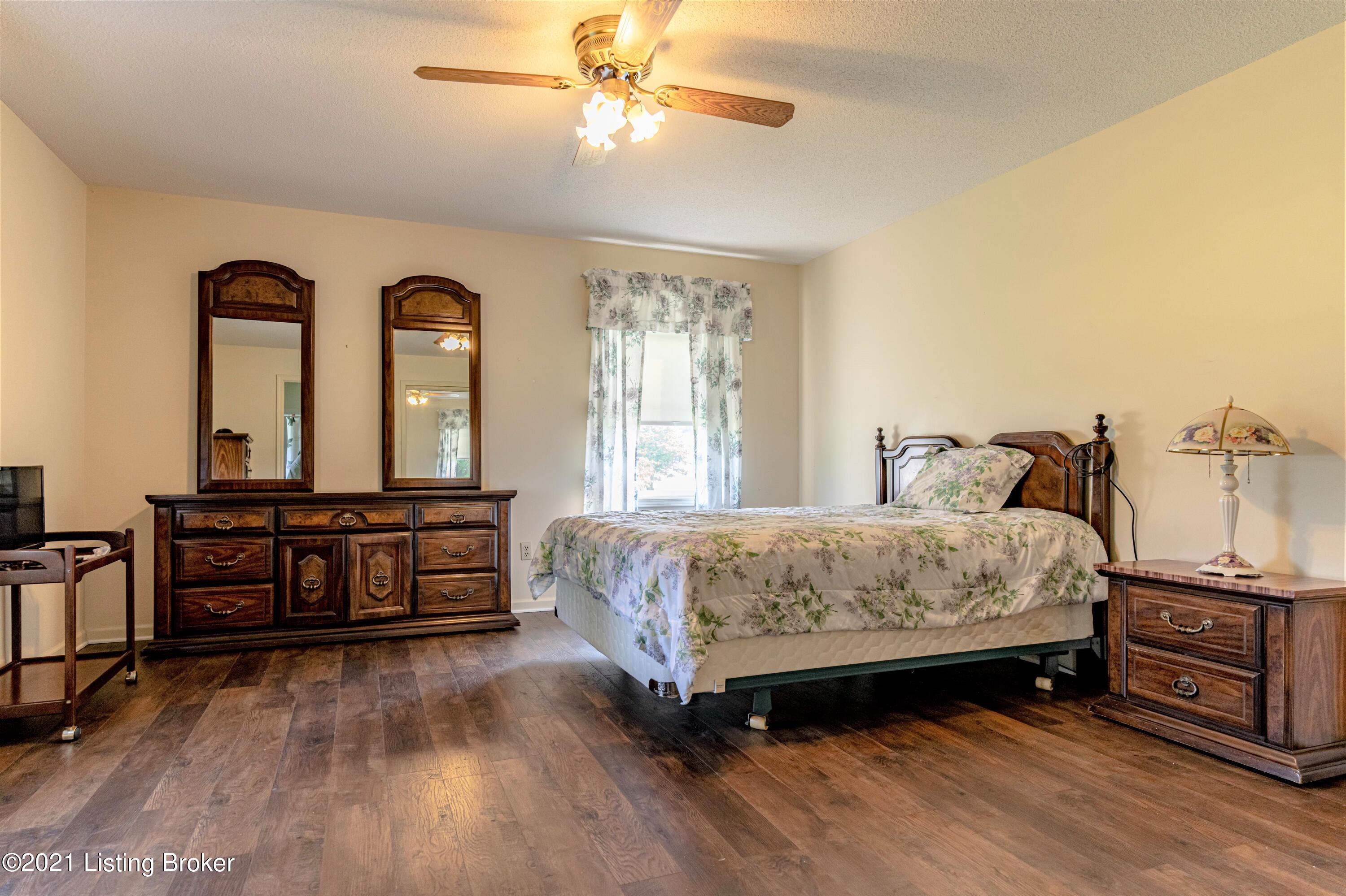 335 Sacree Road Shelbyville, KY 40065 - Photo 25 of 38 Bedroom
