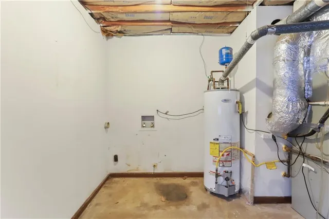 a view of a room with an empty space