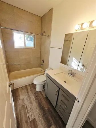 $3,900 | 127 Northeast 184th Terrace, Unit 127, Miami, FL 33179