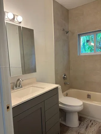 $3,900 | 127 Northeast 184th Terrace, Unit 127, Miami, FL 33179