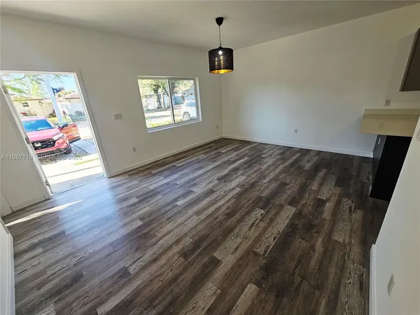 $3,900 | 127 Northeast 184th Terrace, Unit 127, Miami, FL 33179