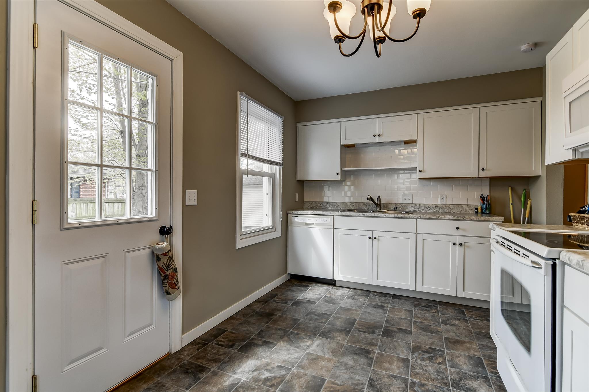 3501 Sherman Street Springfield, IL 62703 - Photo 9 of 36