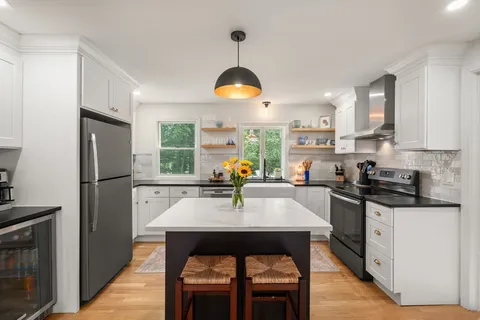 $949,000 | 10 James Road, Hanover, MA 02339