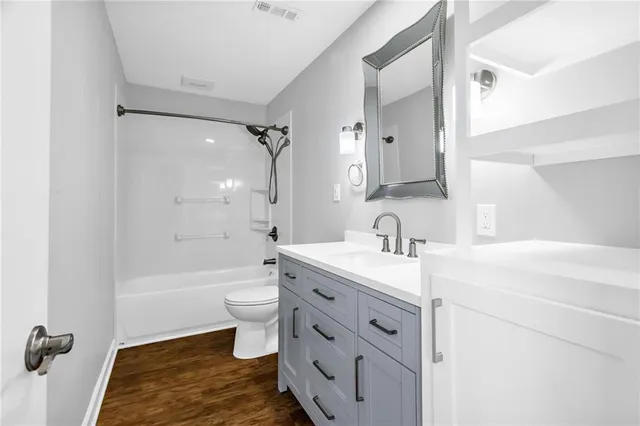 $285,000 | 10239 Robinson Street, Overland Park, KS 66212