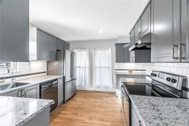 $285,000 | 10239 Robinson Street, Overland Park, KS 66212