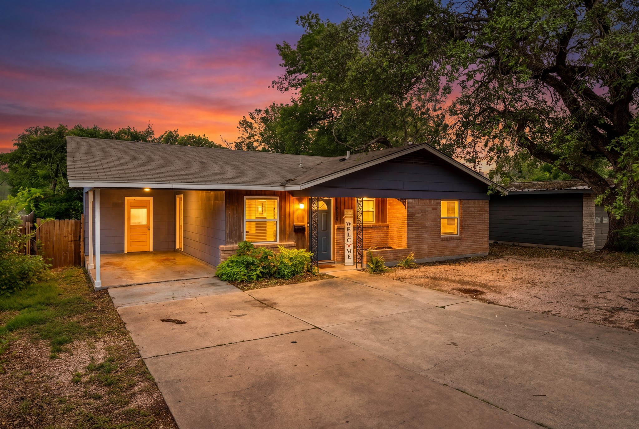 4705 Manchaca Road Austin, TX 78745 - Photo 2 of 16