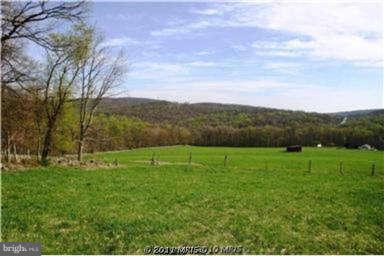 12424 Pleasant Valley Road Smithsburg, MD 21783 - Photo 2 of 8 Exterior (General)