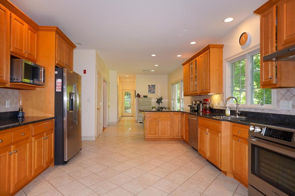 18 Brookside Avenue Lexington, MA 02421 - Photo 10 of 39 Gallery Image 10