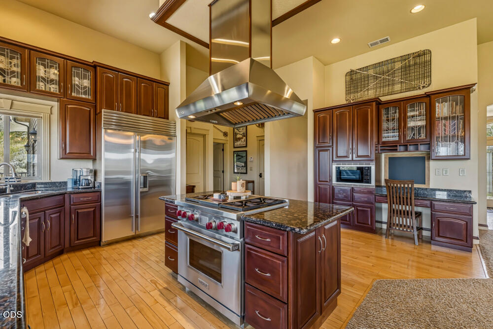 1354 Ridgecrest Drive Klamath Falls, OR 97601 - Photo 5 of 45