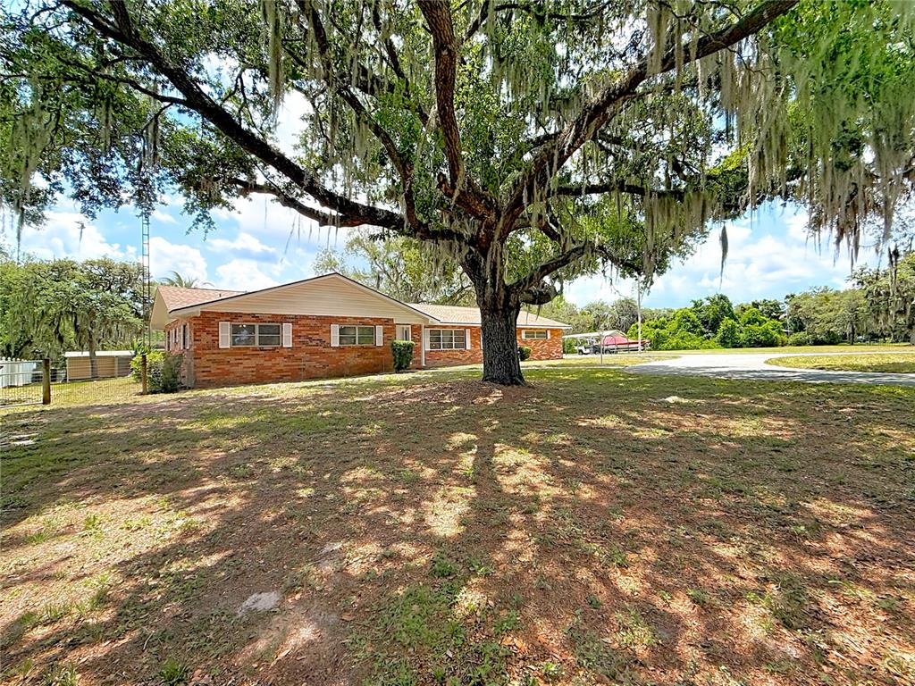 1112 Caballo Road Leesburg, FL 34748 - Photo 2 of 44