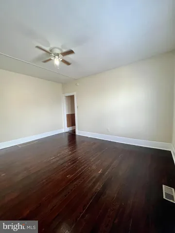 $930 | 727 Virginia Avenue, Martinsburg, WV 25401