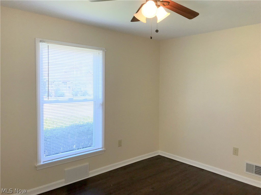 3774 Colony Road Cleveland, OH 44118 - Photo 16 of 35