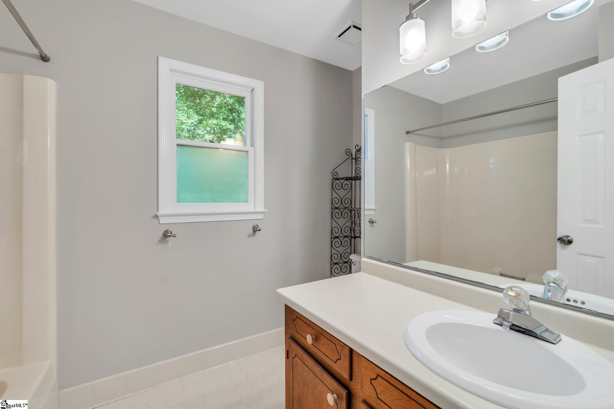 521 Fruitville Road Greenville, SC 29607 - Photo 18 of 31 Gallery Image 18