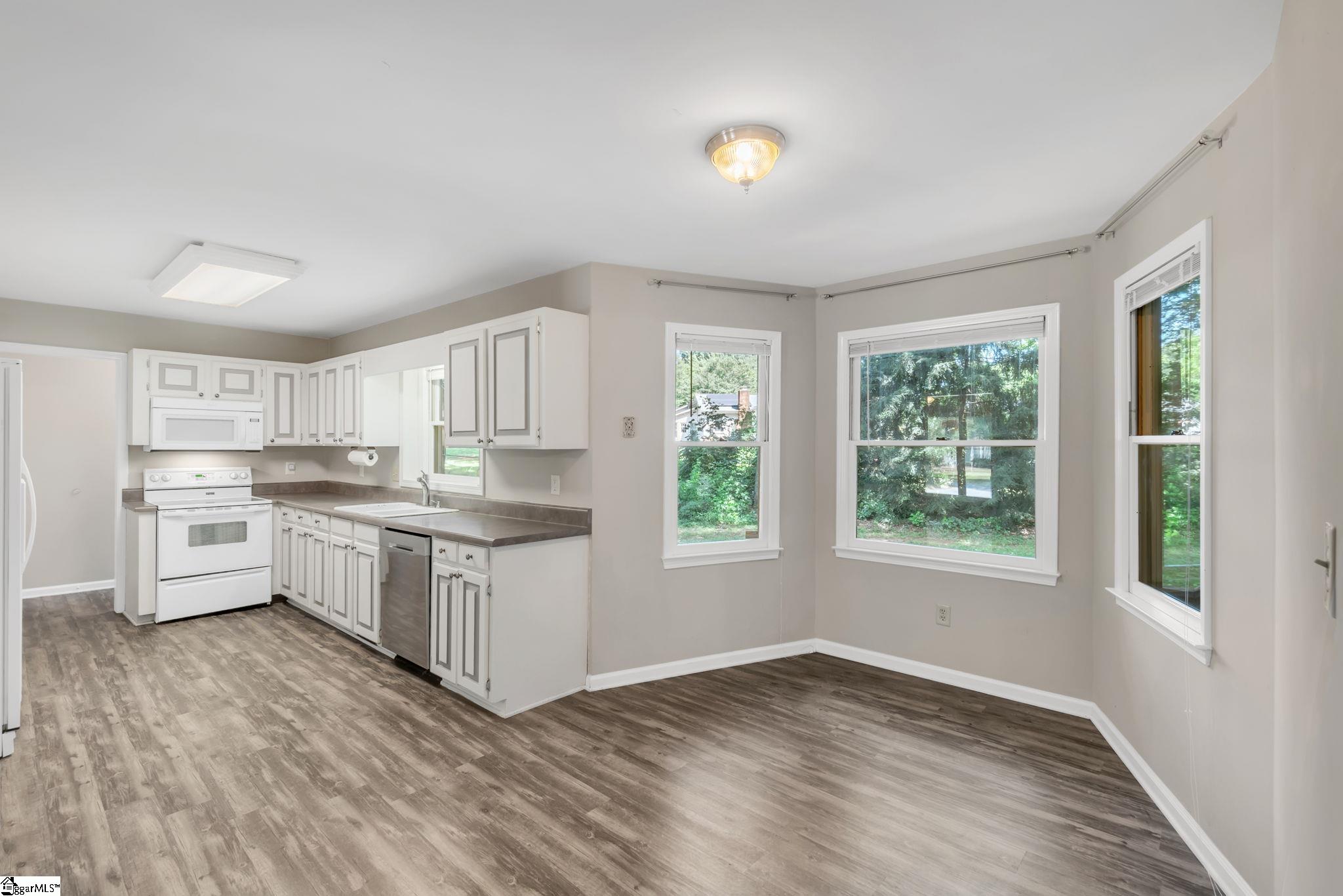 521 Fruitville Road Greenville, SC 29607 - Photo 9 of 31 Gallery Image 9