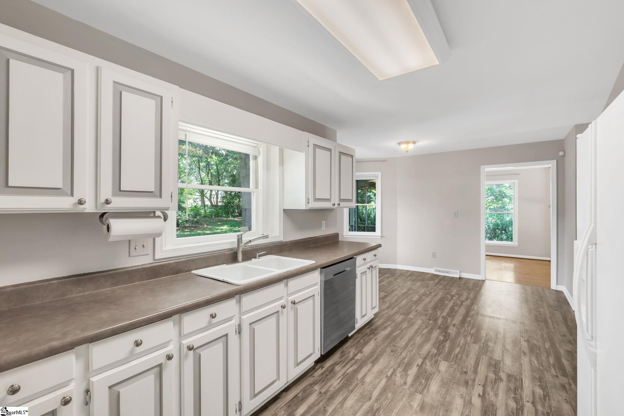 521 Fruitville Road Greenville, SC 29607 - Photo 10 of 31 Gallery Image 10