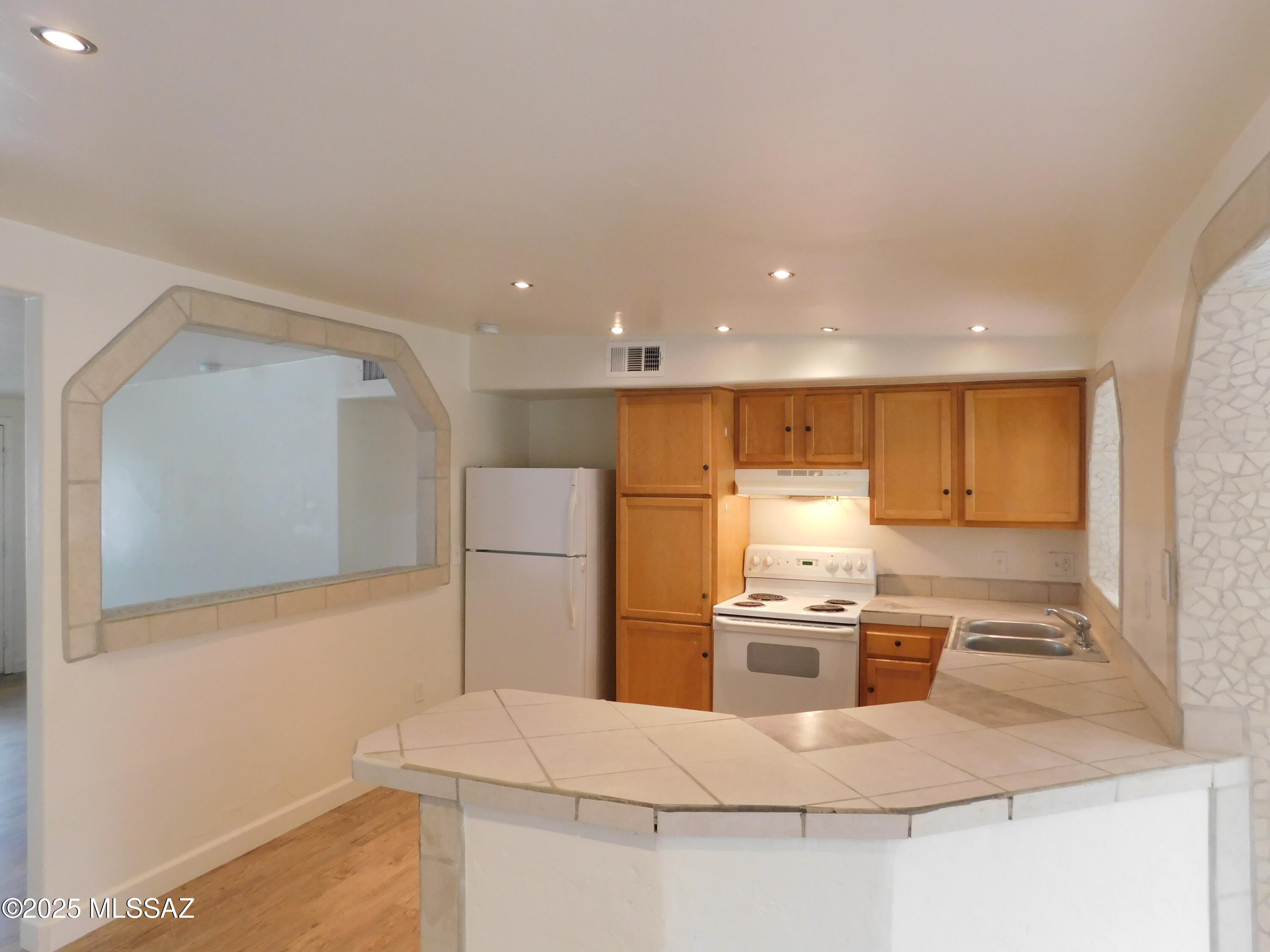 7870 North Thornydale Road Tucson, AZ 85741 - Photo 9 of 31